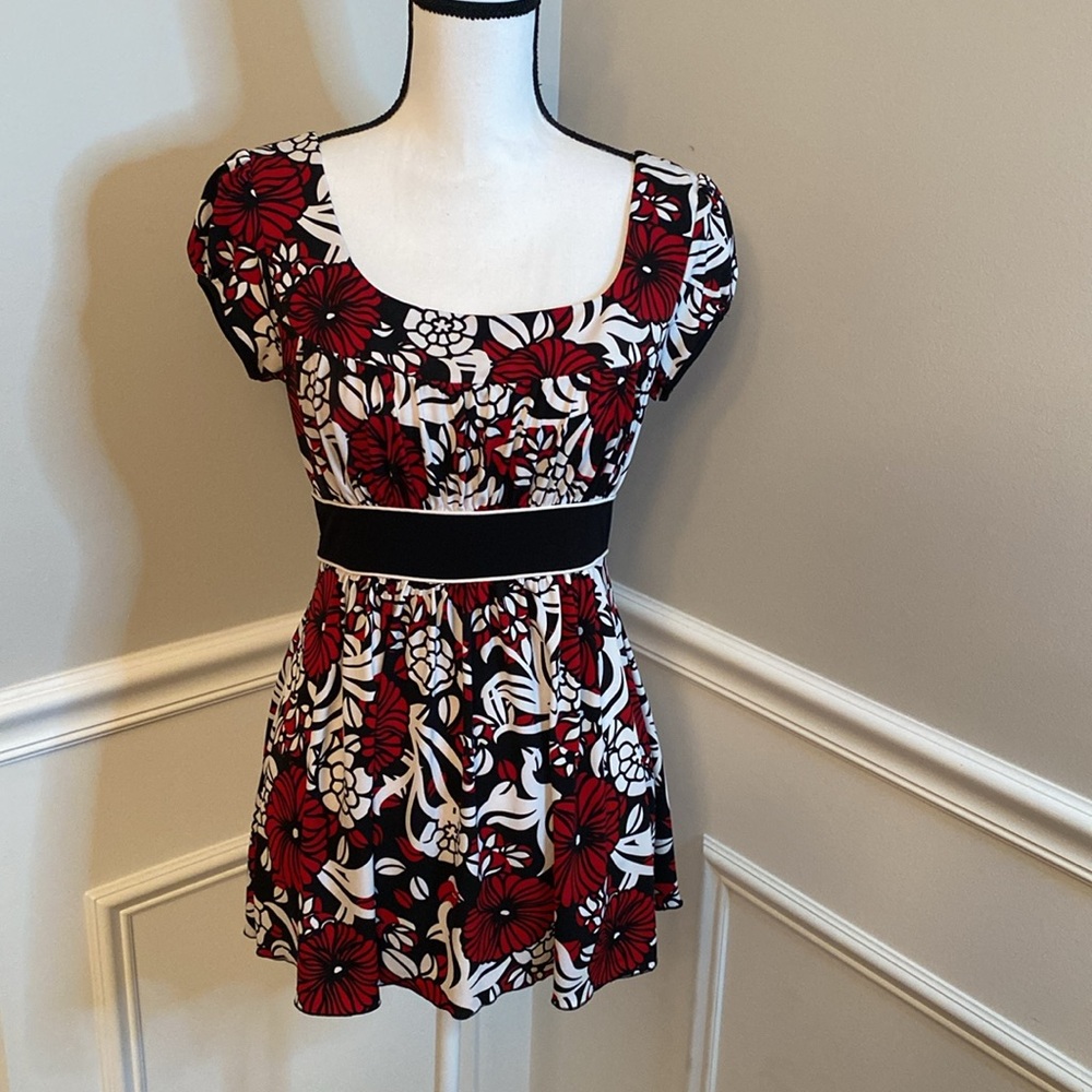 Speechless Floral top size Medium Floral Blouse tie back top vintage